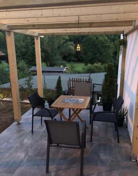 Gemuetliches Einfamilienhaus In Gera Mit 3 Schlafzimmern Mit Garten Und Parkplatz Buitenkant foto
